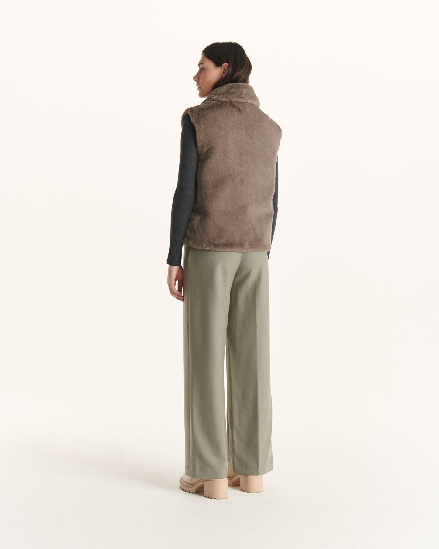 Doudoune avec des cristaux Swarovski®️ sans manches réversible Grand Froid Taupe Daria